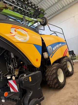 Empacadora New Holland 1270 Plus eje direccional