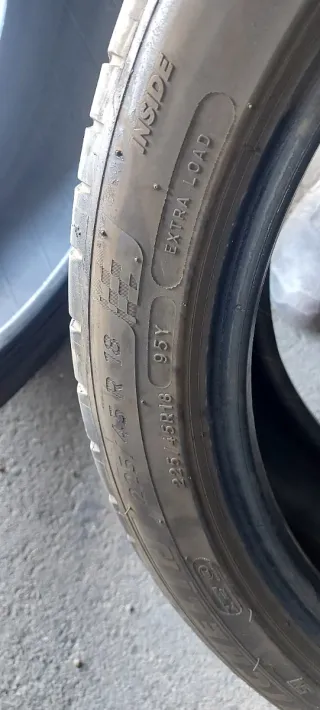 225/45 R18 95Y