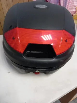 Maleta trasera para motocicleta de marca kappa