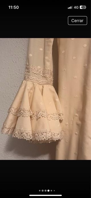 Traje Flamenca Beige Volantes Capa Encajes
