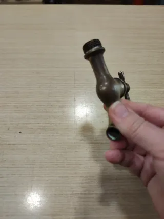 Grifo antiguo de latón