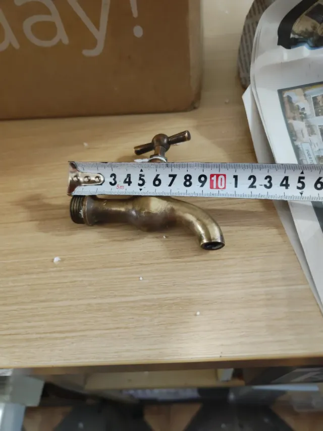 Rubinetto antico in ottone