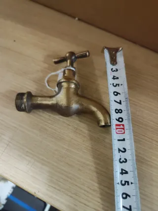 Grifo antiguo de latón