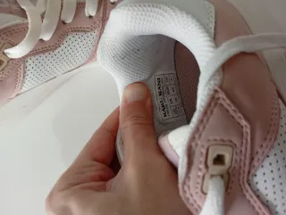 Tênis Karl Kani Rosa e Branco