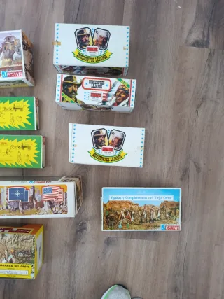 Set di scatole per figure di soldatini Comansi, Jecsan e Reamsa