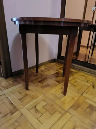 Mesa redonda extensible de madera