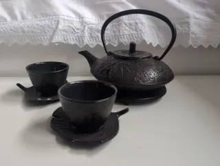 Juego de té de hierro fundido negro