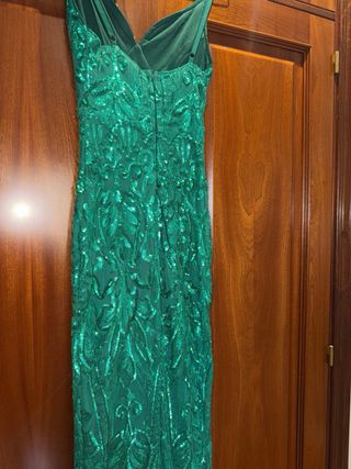 Vestido de fiesta verde con lentejuelas