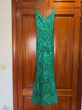 Vestido de fiesta verde con lentejuelas