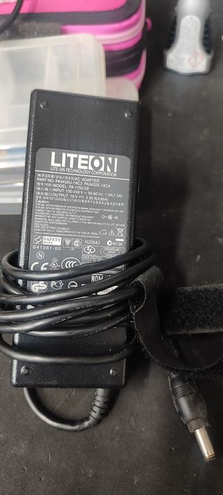 Alimentatore 19V - 3.95A