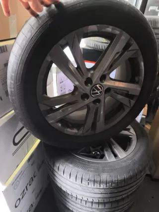 Llantas VW Polo 16 con neumáticos