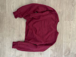 Sudadera roja crop top sin estrenar