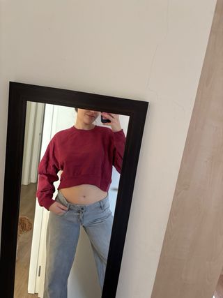 Sudadera roja crop top sin estrenar