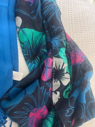 Set (3) bufandas y pañuelos. Nuevo sin estrenar