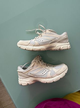 Zapatillas Saucony Beige y Plata