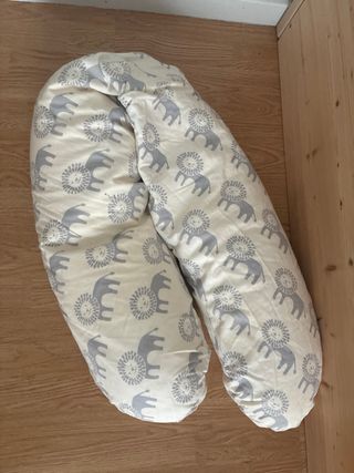 Cojín / almohada de lactancia estampado leones