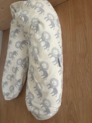 Cojín / almohada de lactancia estampado leones