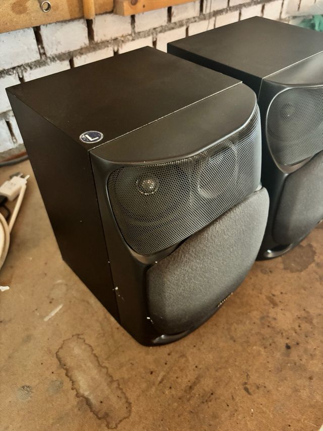 Altavoces Aiwa Front Surround Negros