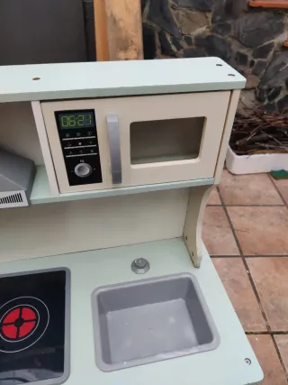 Cocinita de madera con luces y sonido