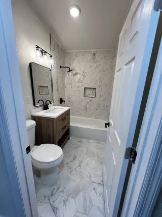 Reformas pisos y baños, alicatado, suelos,lampista