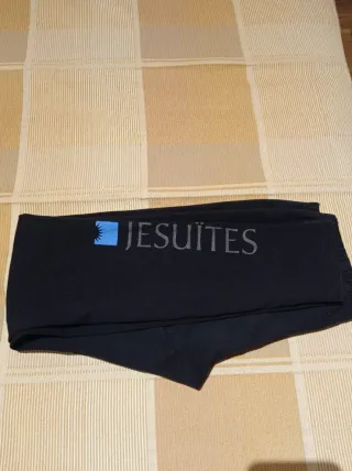 Malla deportiva Jesuïtes de Gràcia negra.talla 16