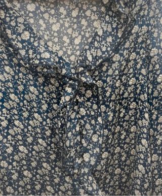 Blusa Mango volantes azul marino talla M