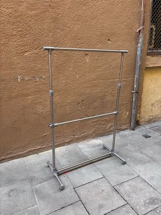 Perchero Doble Metálico con Ruedas