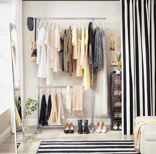 Perchero Doble Metálico con Ruedas