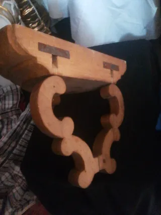 Peana decorativa de madera