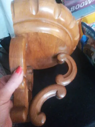 Peana decorativa de madera