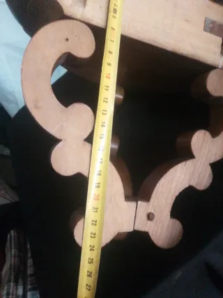 Peana decorativa de madera