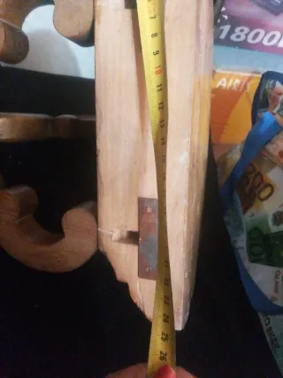 Peana decorativa de madera