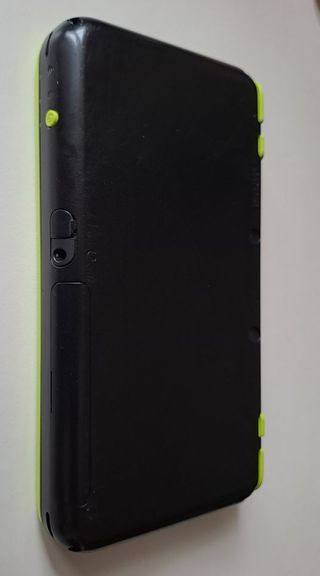 Nintendo New 2DS XL + Mario Kart 7