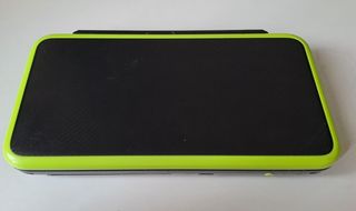 Nintendo New 2DS XL + Mario Kart 7