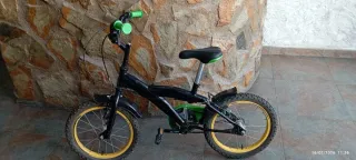 Bicicleta infantil  negra y verde
