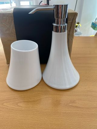 Dosificador jabón y portacepillos blanco