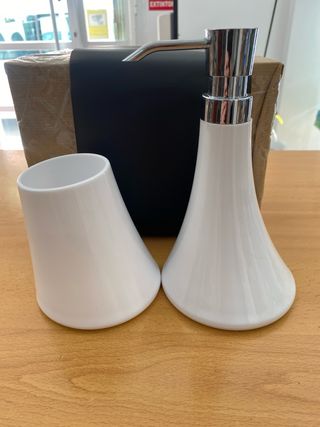 Dosificador jabón y portacepillos blanco