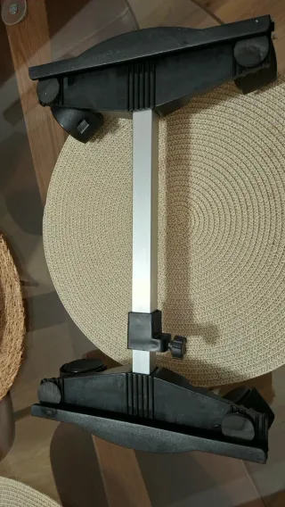 Soporte con ruedas ajustable