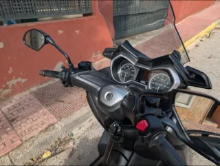 Yamaha Xmax 300
