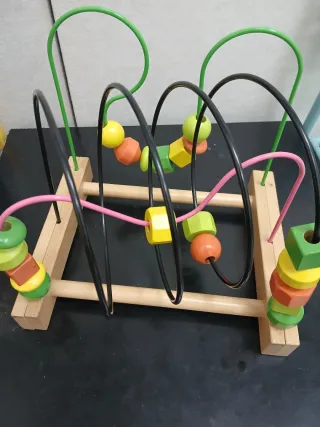 Juguete de Hilo y Madera Ikea