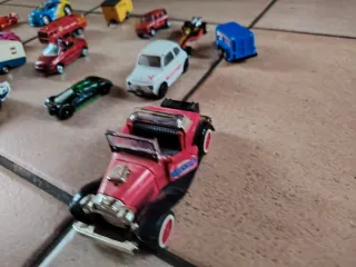 Lotto modellini vari Ford BMW materiale acciaio