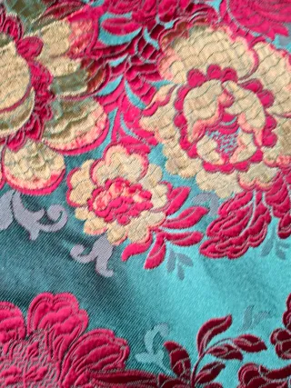 Tela bordada seda y dorado 54x71cm