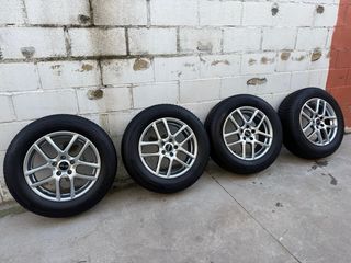 Llantas con neumáticos