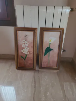 Due quadri a olio con fiori