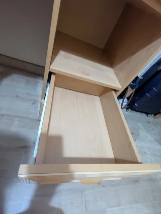 Escritorio madera con estantes y cajones