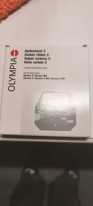 Máquina de escribir eléctrica AEG Olympia Carrera