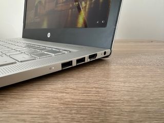 HP Envy 13 | i7 | 8GB RAM | 256GB SSD | Pant. QHD+