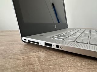 HP Envy 13 | i7 | 8GB RAM | 256GB SSD | Pant. QHD+