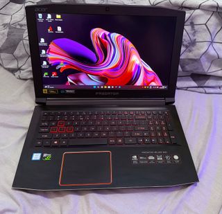Portátil Acer Predator Helios 300 Negro/Rojo