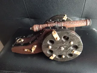 Cañón antiguo decorativo